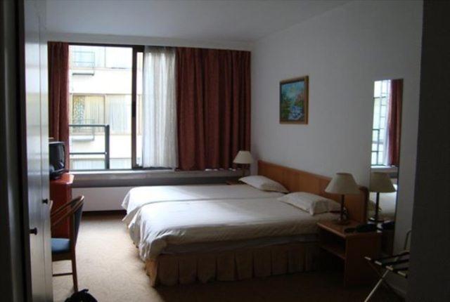 Hotel Keyserlei Антверпен Номер фото
